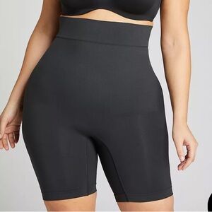 Cacique “The Slimmer” Ultra High Waisted Short 2 units 18/20